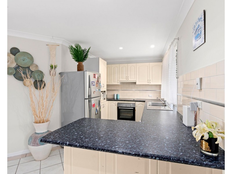 25 Macleay Place, Albion Park NSW 2527