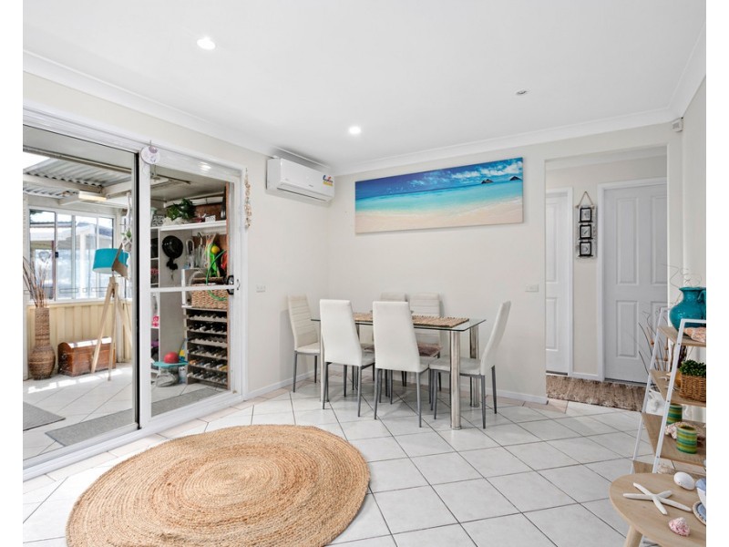 25 Macleay Place, Albion Park NSW 2527