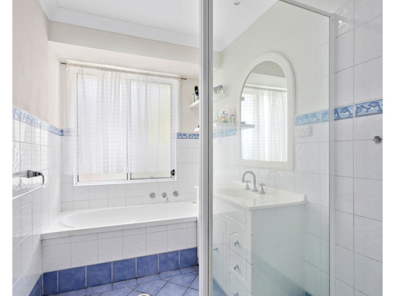 25 Macleay Place, Albion Park NSW 2527