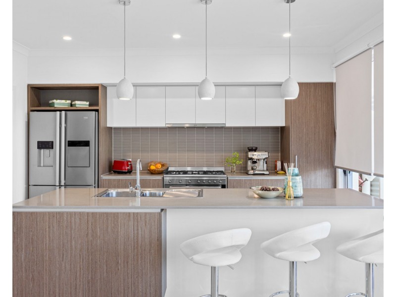 5 Southern Cross Boulevard, Shell Cove NSW 2529