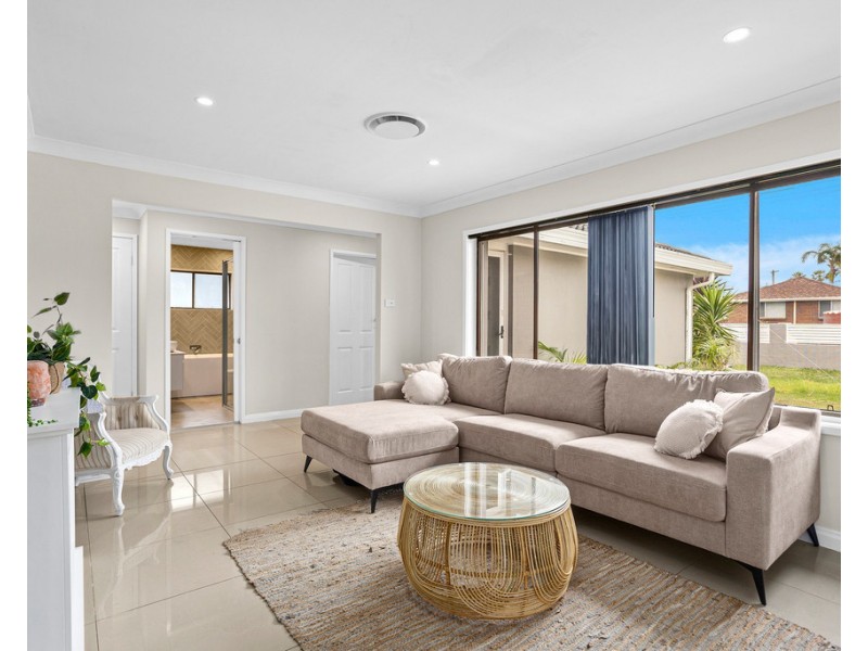 6 Bourke Avenue, Barrack Heights NSW 2528