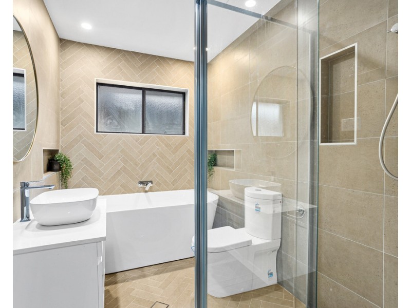 6 Bourke Avenue, Barrack Heights NSW 2528