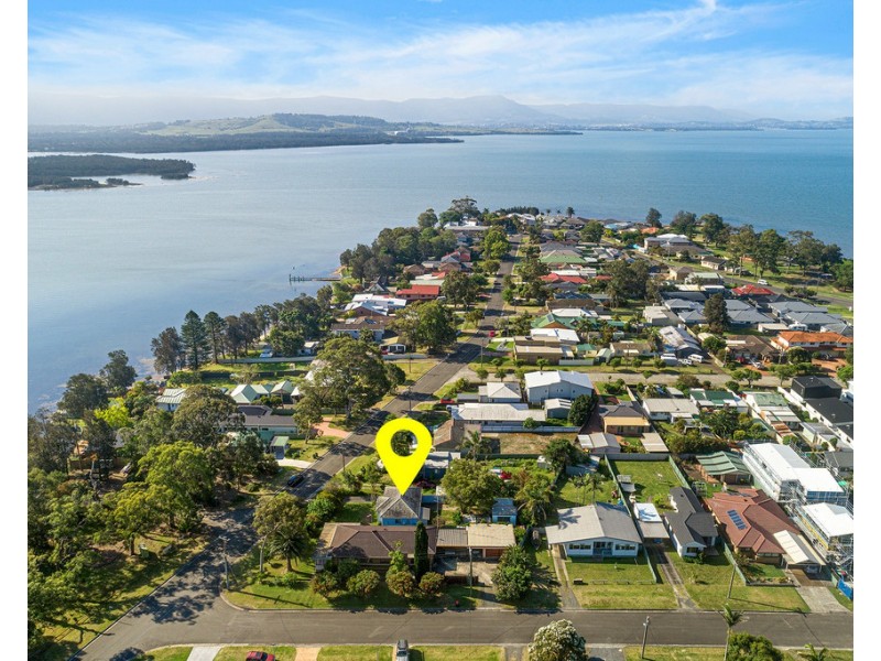 4 The Boulevarde, Oak Flats NSW 2529