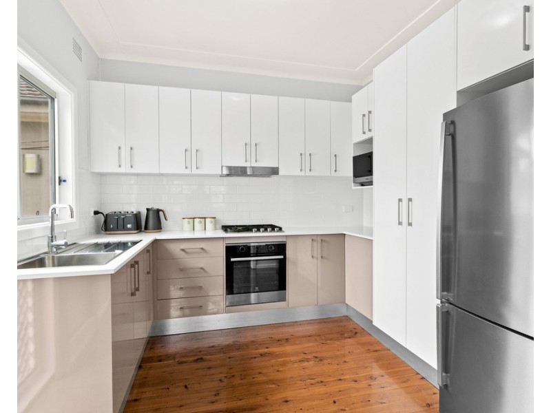 12 Carinmoney Avenue, Warilla NSW 2528