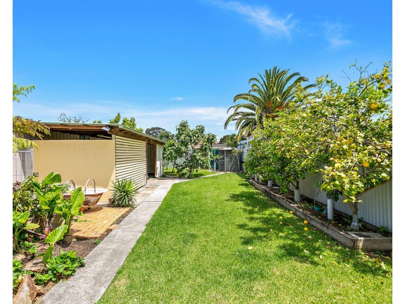 23 Lyne Street, Oak Flats NSW 2529