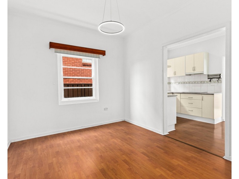 196 Flagstaff Road, Lake Heights NSW 2502