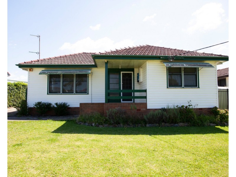 10 Walters Street, Warilla NSW 2528