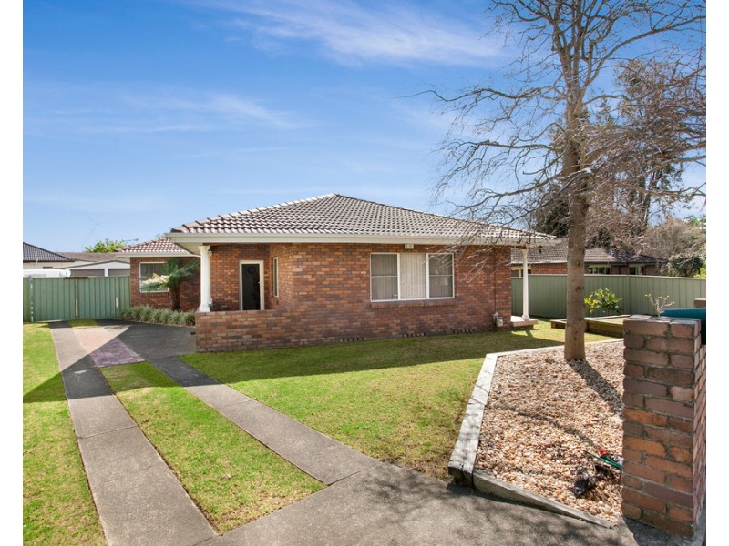 27 Central Avenue, Oak Flats NSW 2529