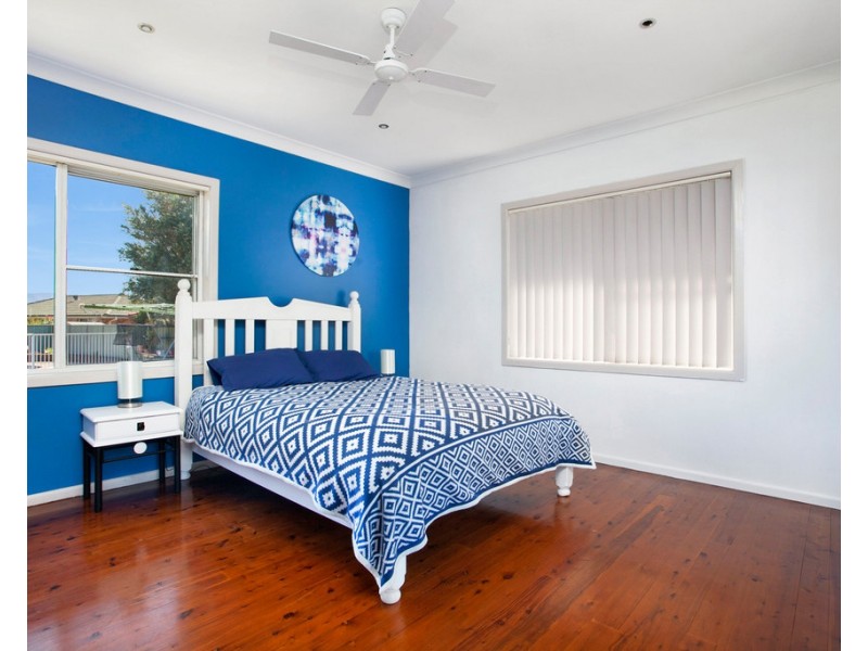 27 Central Avenue, Oak Flats NSW 2529