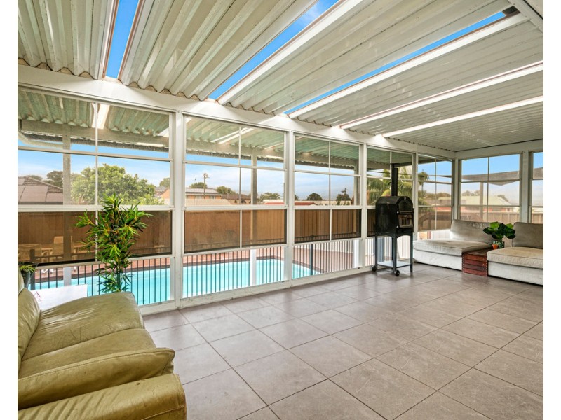 23 Gray Avenue, Mount Warrigal NSW 2528