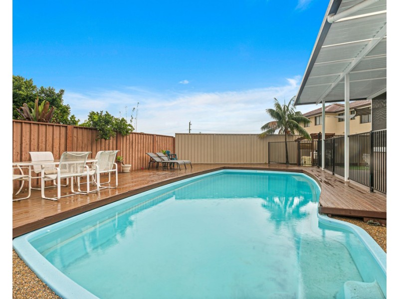 23 Gray Avenue, Mount Warrigal NSW 2528