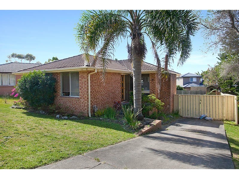 10 Woodlands Drive, Barrack Heights NSW 2528