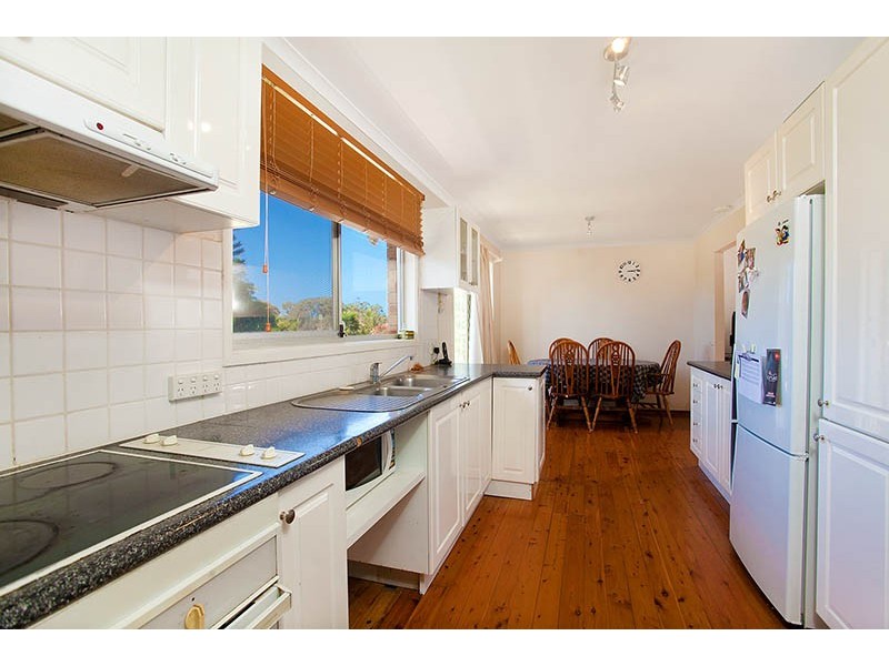 10 Woodlands Drive, Barrack Heights NSW 2528