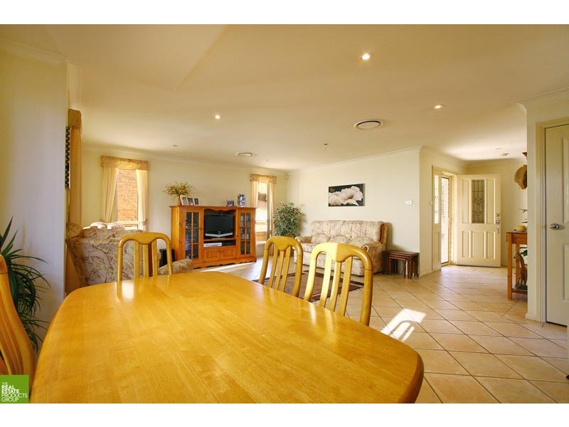 1/2 Hennesy Street, Flinders NSW 2529