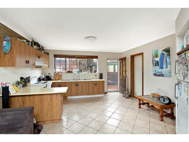 2/74 Peterborough Avenue, Lake Illawarra NSW 2528