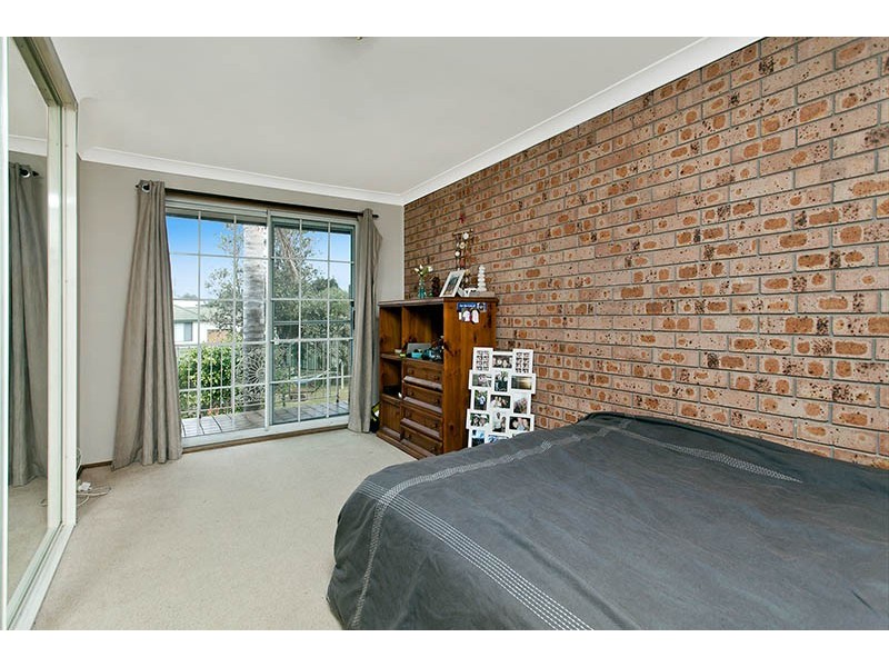 2/74 Peterborough Avenue, Lake Illawarra NSW 2528