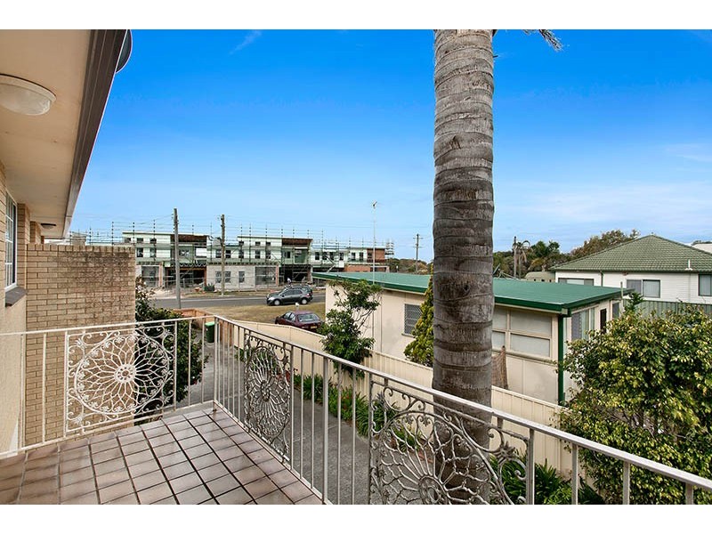 2/74 Peterborough Avenue, Lake Illawarra NSW 2528