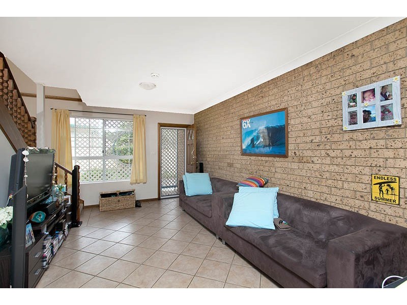 2/74 Peterborough Avenue, Lake Illawarra NSW 2528