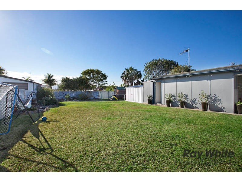 84 Addison Avenue, Lake Illawarra NSW 2528