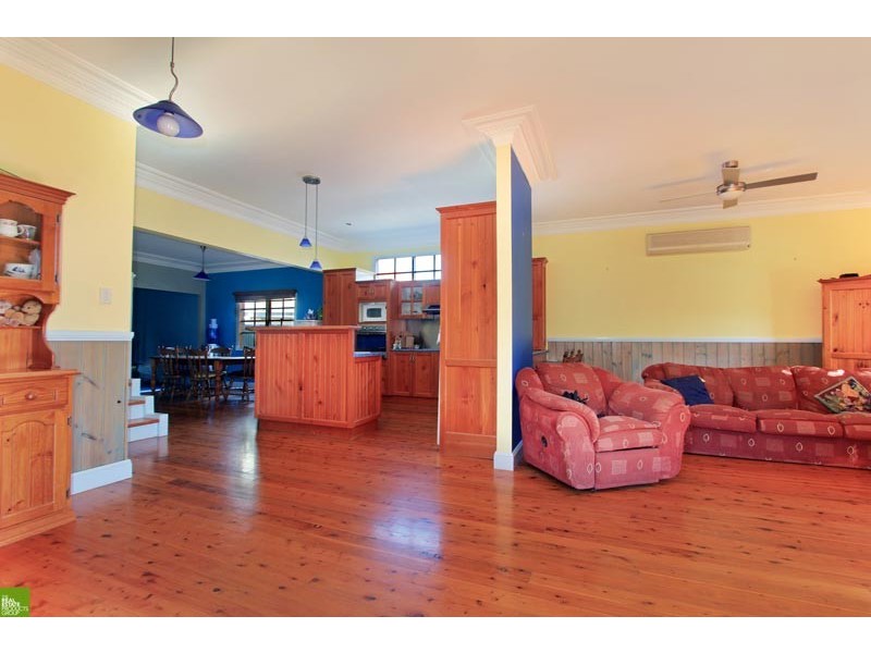 126 Pur Pur Avenue, Lake Illawarra NSW 2528