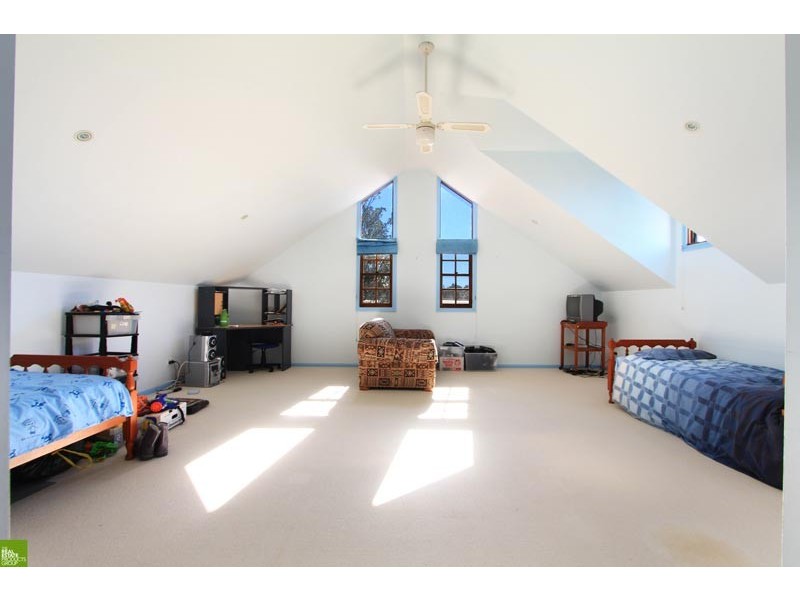 126 Pur Pur Avenue, Lake Illawarra NSW 2528