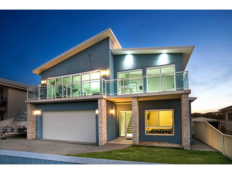 58 Woodford Avenue, Warilla NSW 2528