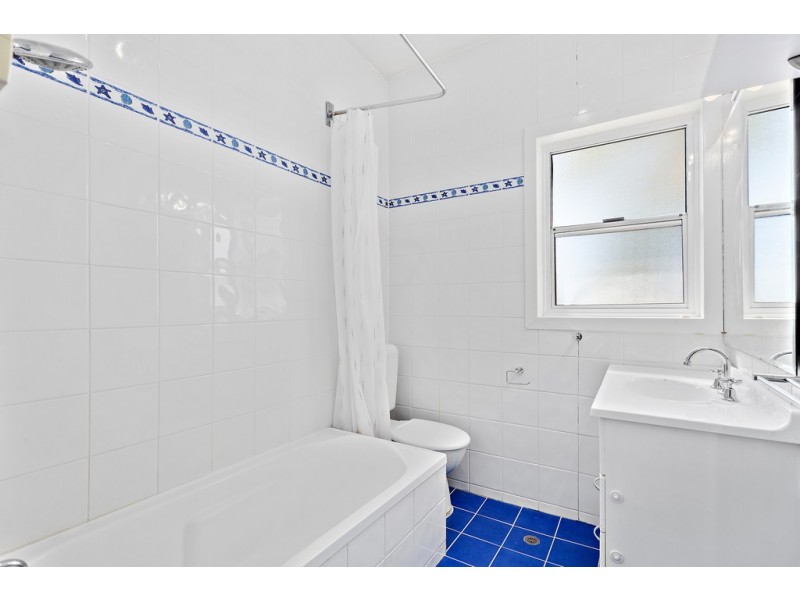 110 Landy Drive, Mount Warrigal NSW 2528