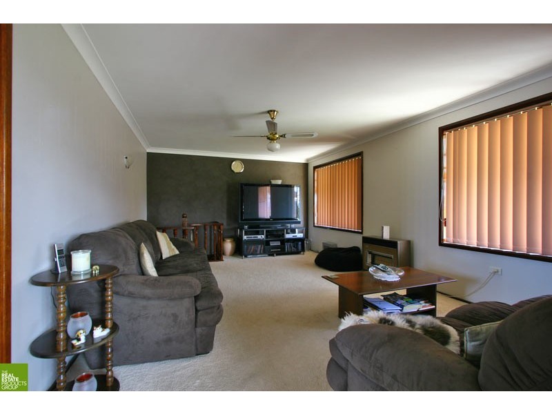 55 Cox Parade, Mount Warrigal NSW 2528