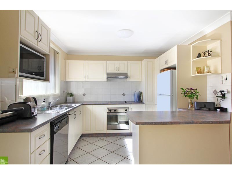 2/4 Cathie Close, Flinders NSW 2529