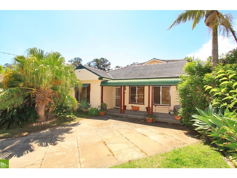 31 The Esplanade, Oak Flats NSW 2529