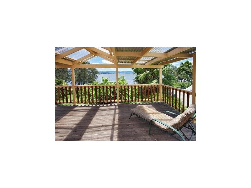 31 The Esplanade, Oak Flats NSW 2529