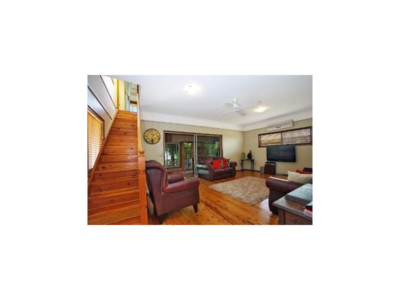 31 The Esplanade, Oak Flats NSW 2529