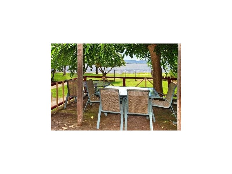 31 The Esplanade, Oak Flats NSW 2529