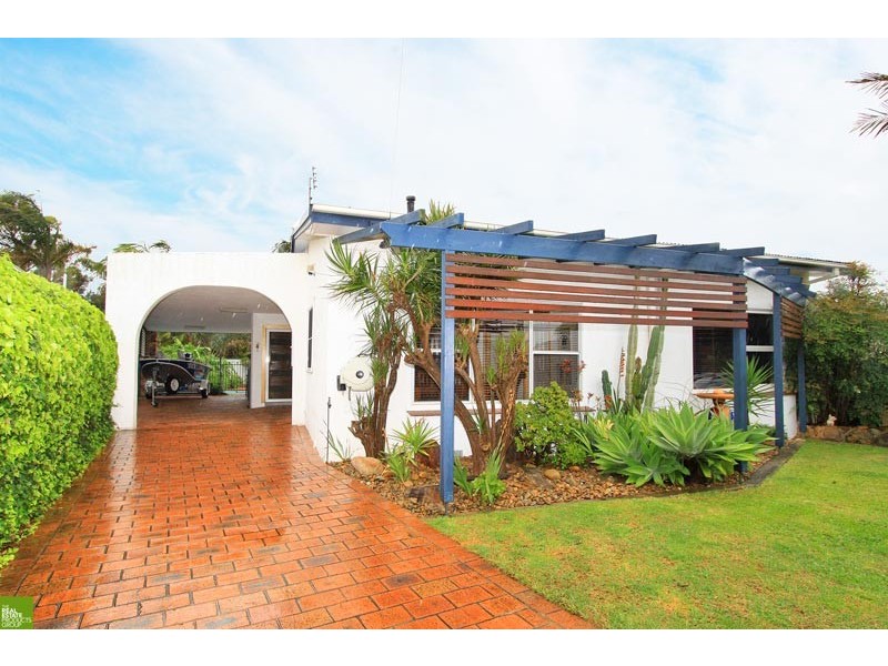 18 Joan Ave, Warilla NSW 2528