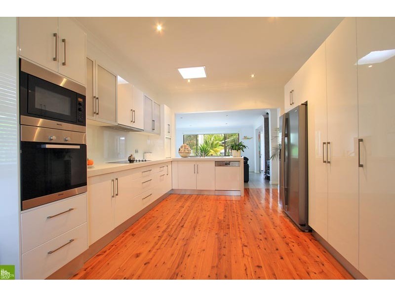 18 Joan Ave, Warilla NSW 2528