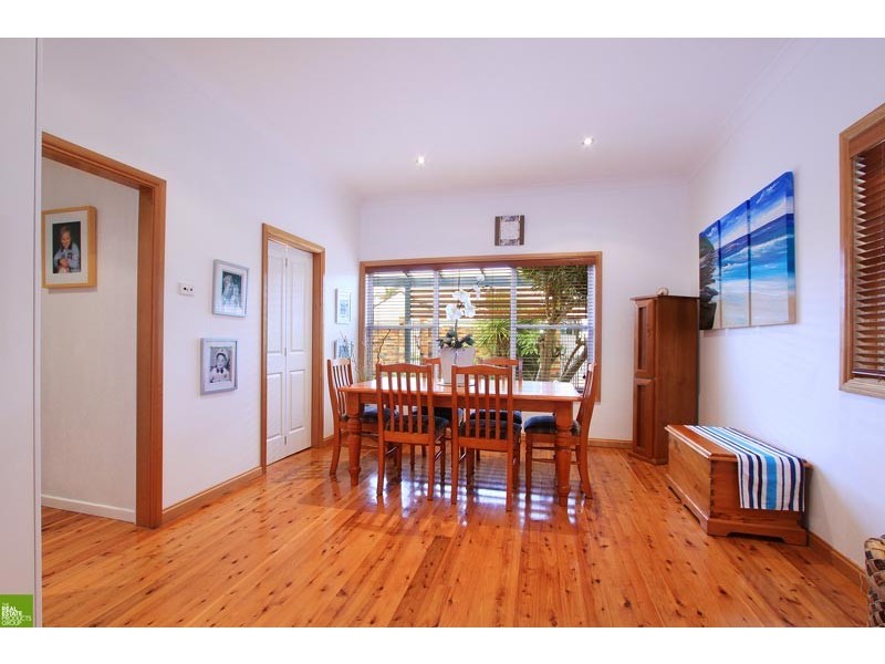 18 Joan Ave, Warilla NSW 2528