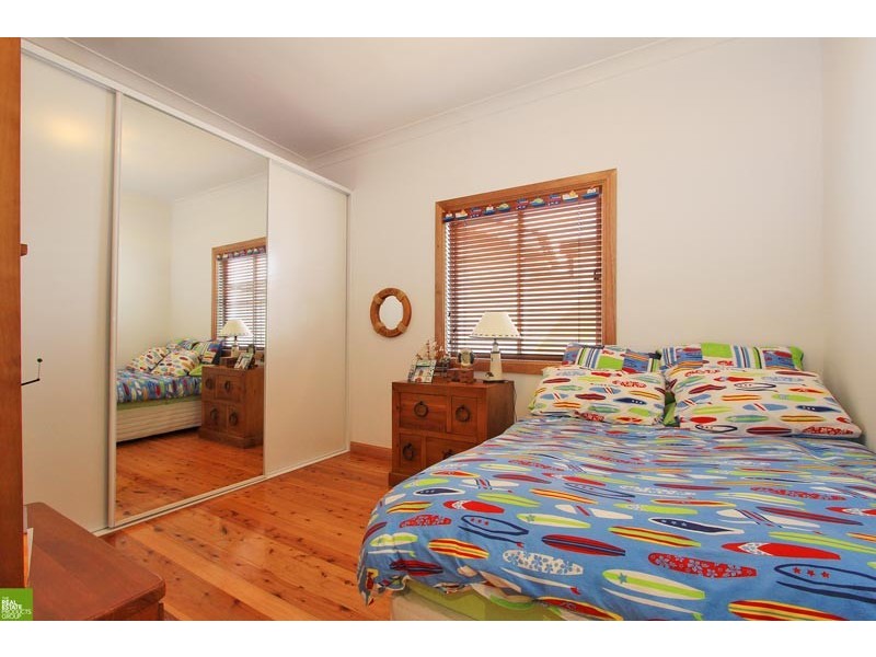 18 Joan Ave, Warilla NSW 2528