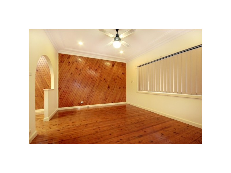 12 Helen Street, Warilla NSW 2528