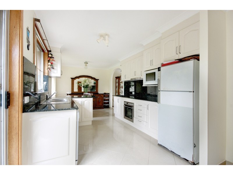 12 Mackenzie Avenue, Mount Warrigal NSW 2528