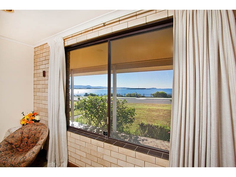 64 Headland Parade, Barrack Point NSW 2528