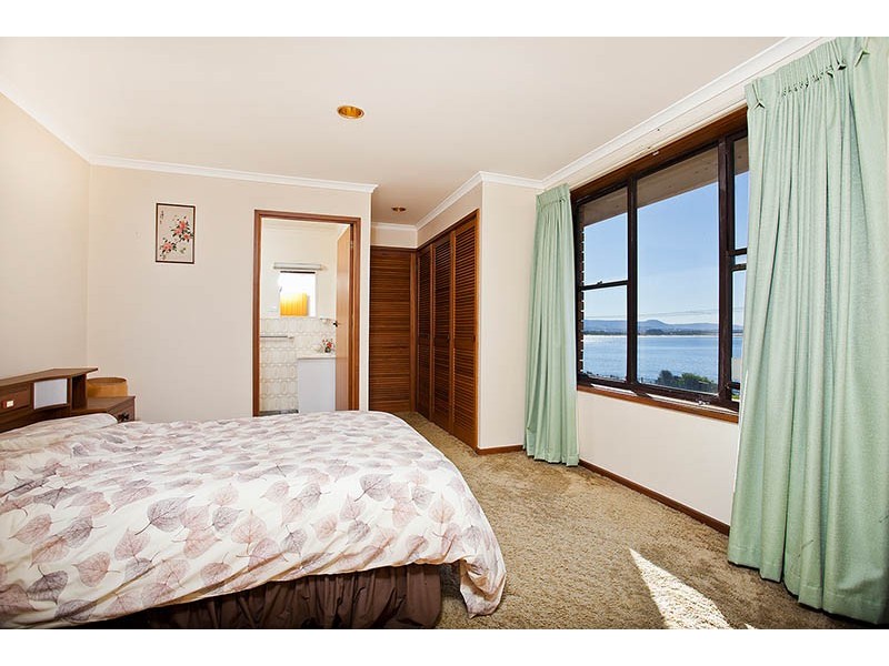 64 Headland Parade, Barrack Point NSW 2528