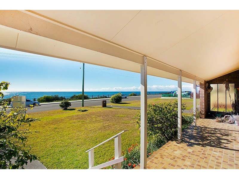 64 Headland Parade, Barrack Point NSW 2528