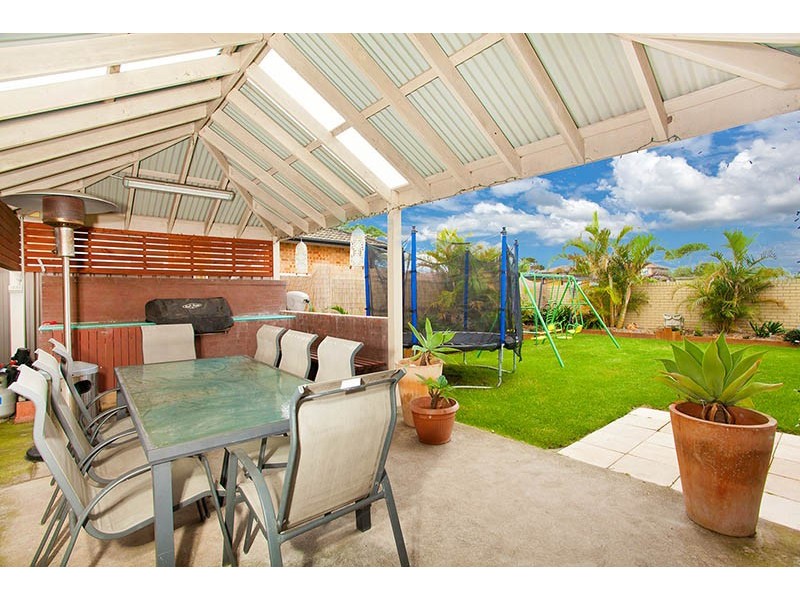 31 Woodford Avenue, Warilla NSW 2528