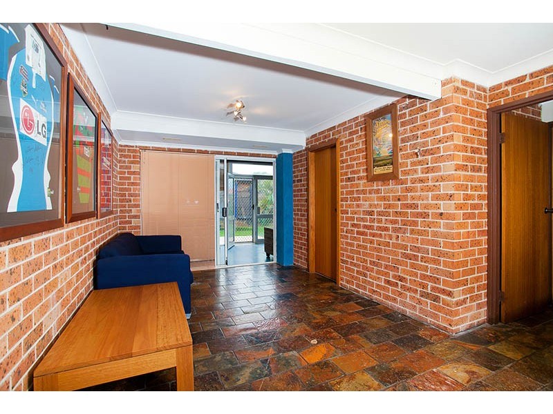 31 Woodford Avenue, Warilla NSW 2528