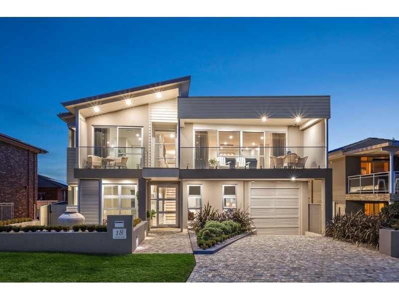 18 Little Lake Crescent, Warilla NSW 2528