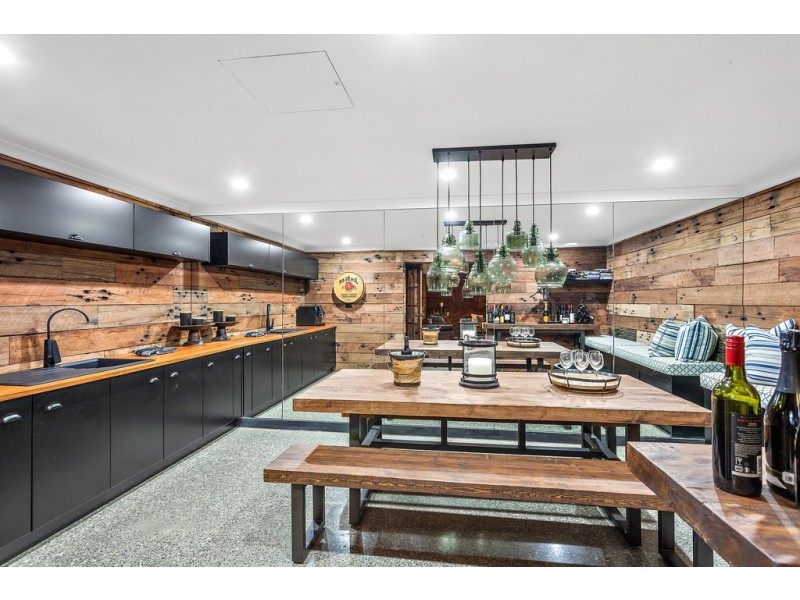 18 Little Lake Crescent, Warilla NSW 2528