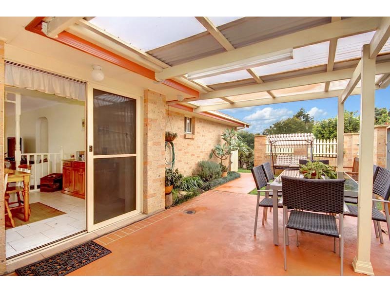 2/1 Durras Close, Flinders NSW 2529