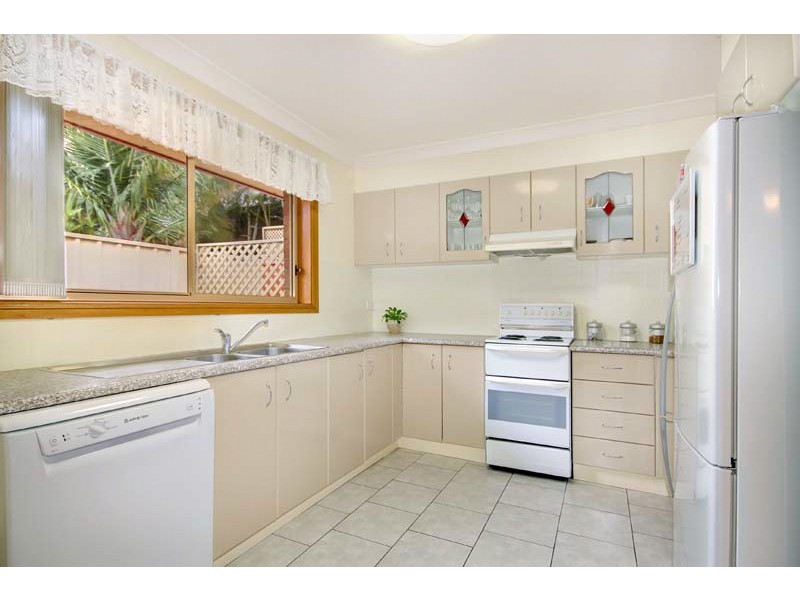 2/1 Durras Close, Flinders NSW 2529