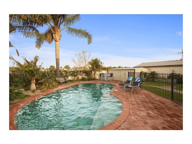 42 Landy Drive, Mount Warrigal NSW 2528