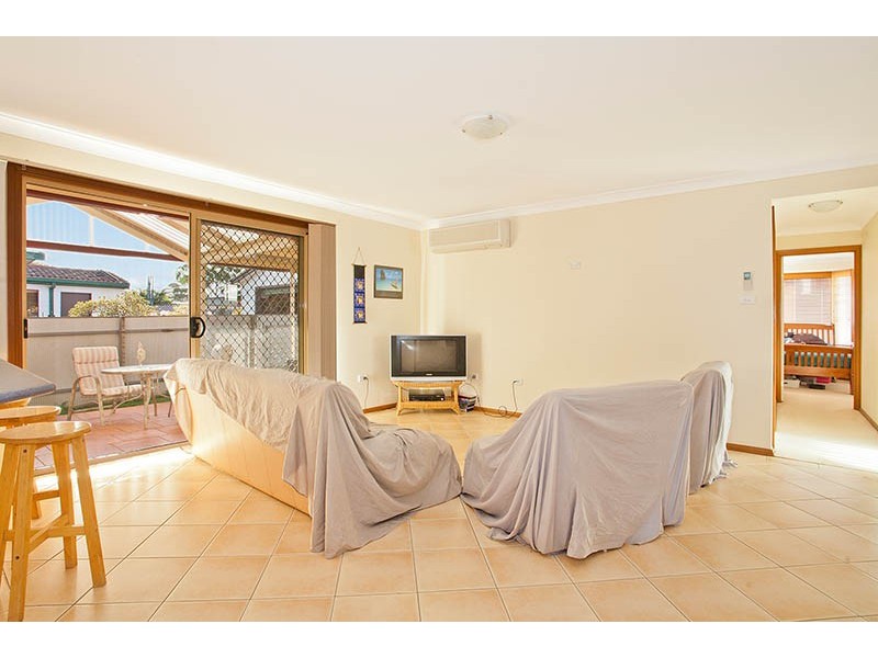 55 Woodford Avenue, Warilla NSW 2528